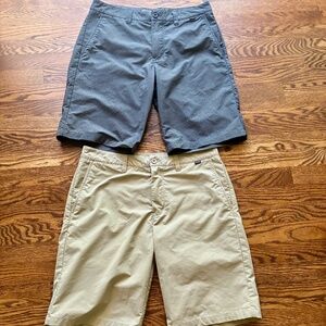 Travis Mathew Golf Shorts Lot of 2 Grey / Tan Nylon Spandex Stretch 32 10" Ins